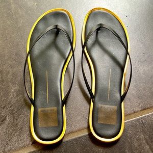Dolce Vita sandals 🩴 with Gold and black